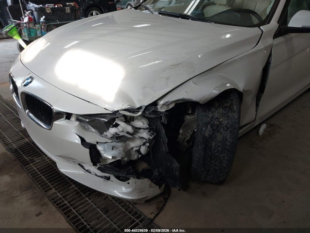 Aukcja sprzedaży 2015 Bmw 320i, vin: WBA3B1C55FK141421, numer aukcji: 44329839