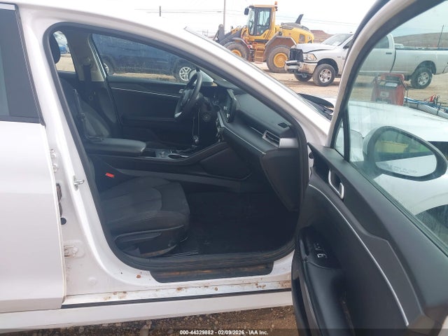 Продажа на аукционе авто 2022 Kia K5 Lx, vin: 5XXG24J21NG119844, номер лота: 44329882