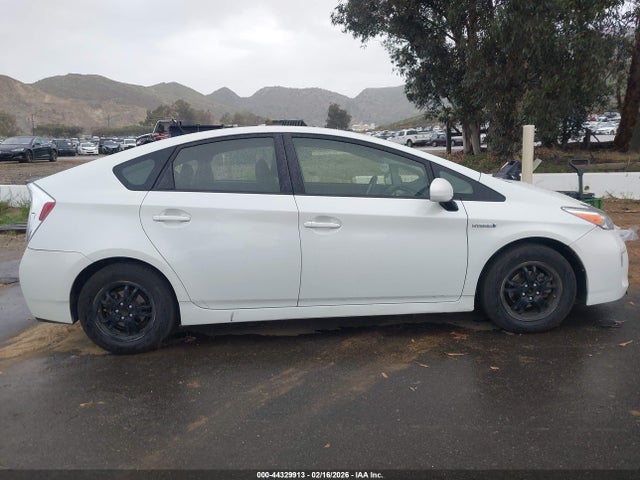 Toyota Prius Two 2015 JTDKN3DU6F0463293 Image 14
