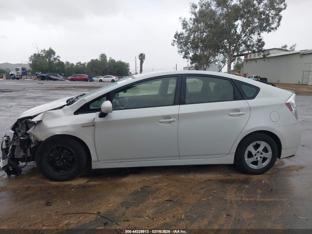 Toyota Prius Two 2015 JTDKN3DU6F0463293 Image 15