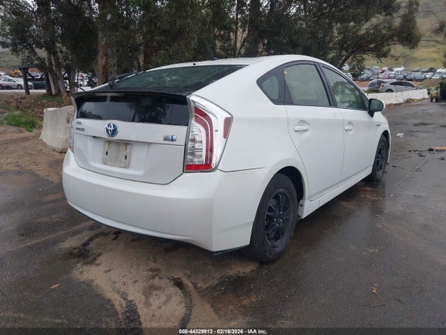 Toyota Prius Two 2015 JTDKN3DU6F0463293 Image 4