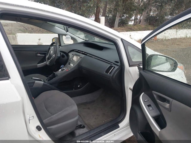 Toyota Prius Two 2015 JTDKN3DU6F0463293 Image 5