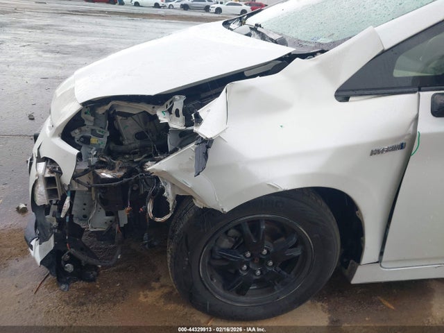 Toyota Prius Two 2015 JTDKN3DU6F0463293 Image 6