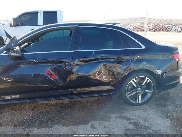 Продаж на аукціоні авто 2017 Audi A4 2.0t Premium, vin: WAUENAF4XHN036636, номер лоту: 44329940