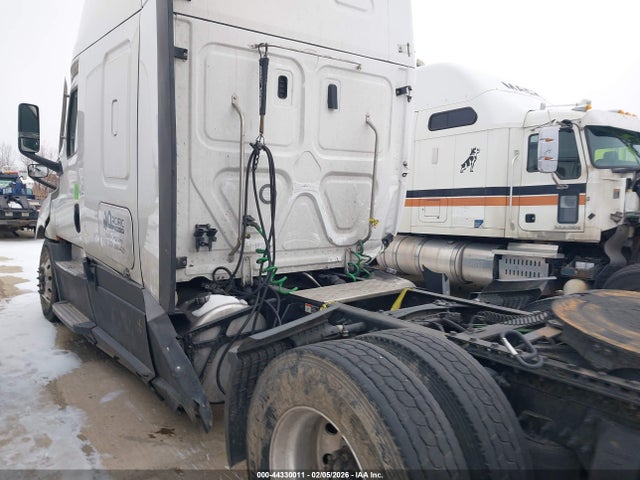 2022 Freightliner New Cascadia 126 მანქანა იყიდება აუქციონზე, vin: 3AKJHHDR1NSNF2044, აუქციონის ნომერი: 44330011