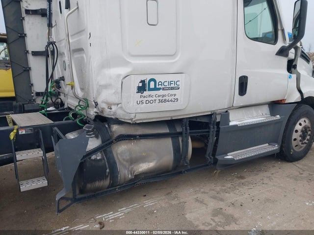 2022 Freightliner New Cascadia 126 მანქანა იყიდება აუქციონზე, vin: 3AKJHHDR1NSNF2044, აუქციონის ნომერი: 44330011