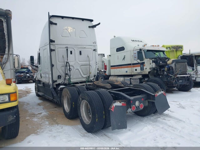 2022 Freightliner New Cascadia 126 მანქანა იყიდება აუქციონზე, vin: 3AKJHHDR1NSNF2044, აუქციონის ნომერი: 44330011