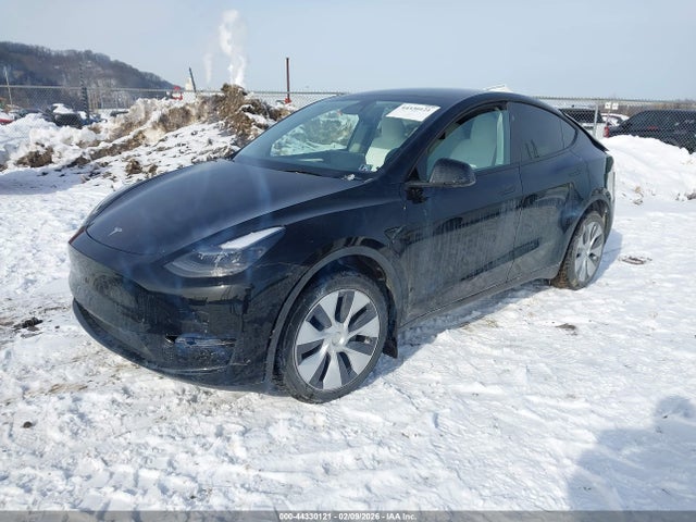 2024 TESLA MODEL Y 7SAYGDEE2RA217333 Photo 1