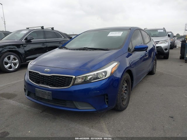 KIA FORTE LX 2017 3KPFK4A71HE043014 Image 2
