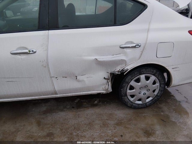 3N1CN7AP5JL822965 Nissan Versa 1.6 Sv