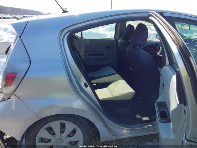 2013 TOYOTA PRIUS C JTDKDTB31D1053571 Photo 7