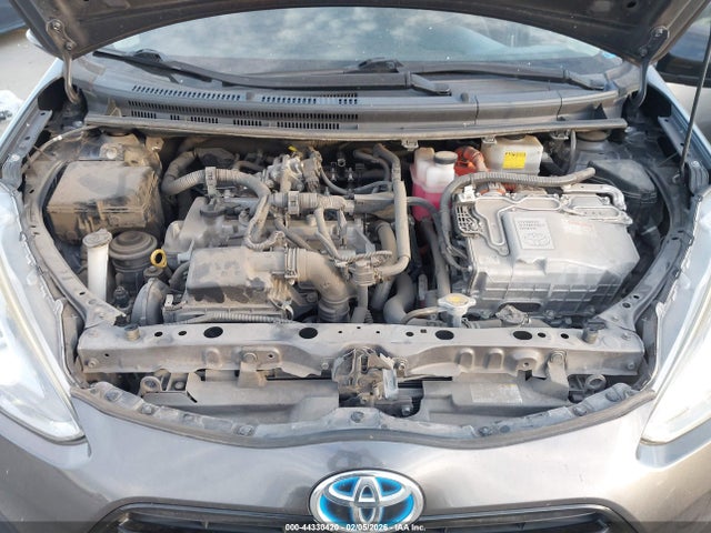 JTDKDTB34F1587280 Toyota Prius C Two