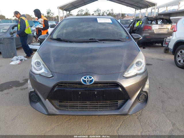 JTDKDTB34F1587280 Toyota Prius C Two