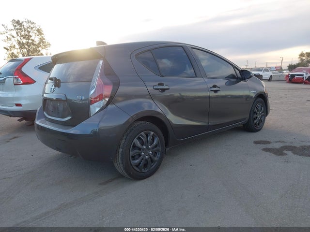 JTDKDTB34F1587280 Toyota Prius C Two
