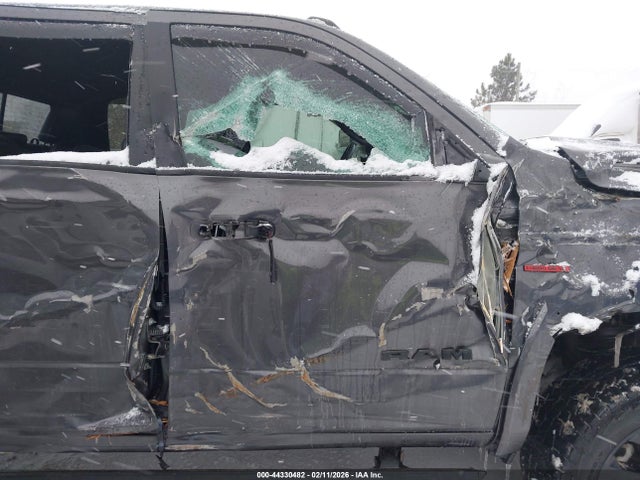 Продажа на аукционе авто 2020 Ram 2500 Laramie  4x4 6'4 Box, vin: 3C6UR5FL9LG258143, номер лота: 44330482