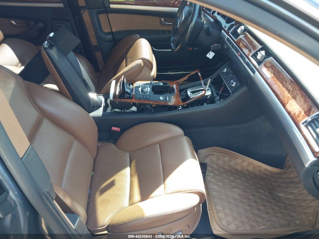 2010 AUDI A8 L WAURVAFA1AN008575 Photo 4