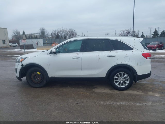 5XYPGDA38HG215500 KIA Sorento 2.4l Lx