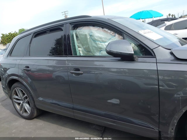 Audi Q7 3.0t Premium 2018 WA1VABF77JD044228 Image 12