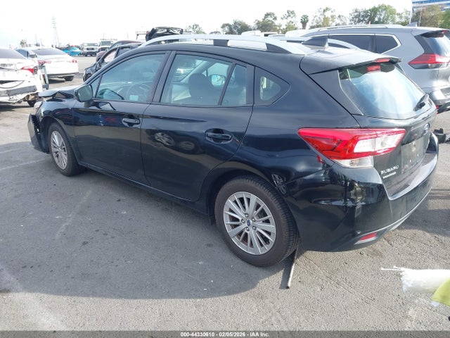 Subaru Impreza 2.0i Premium 2017 4S3GTAD65H3746643 Image 3