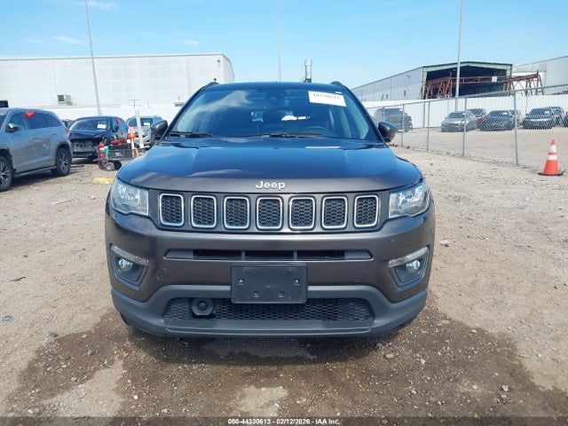 44330613 :رقم المزاد ، 3C4NJCBB4LT229906 vin ، 2020 Jeep Compass Sun And Safety Fwd مزاد بيع