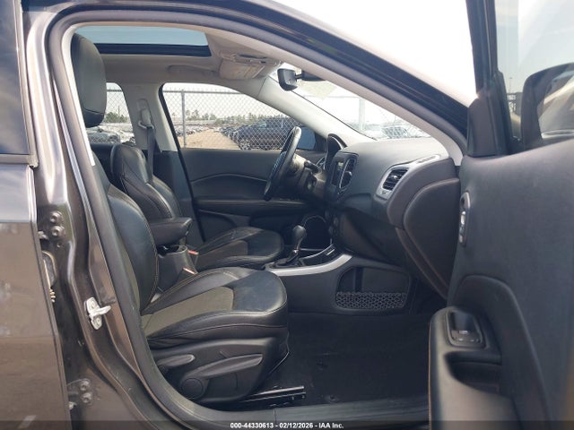44330613 :رقم المزاد ، 3C4NJCBB4LT229906 vin ، 2020 Jeep Compass Sun And Safety Fwd مزاد بيع