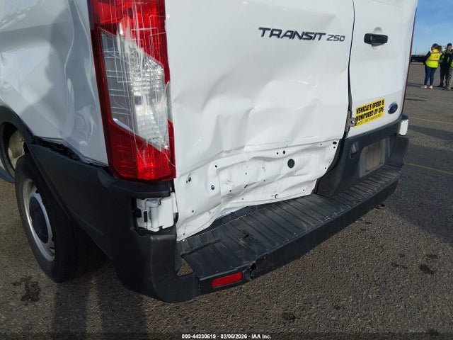 1FTBR1Y82NKA56385 Ford Transit-250