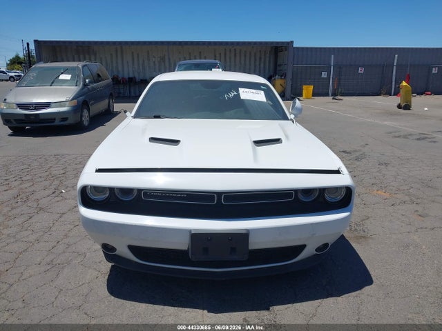 2C3CDZAG9KH731384 Dodge Challenger Sxt
