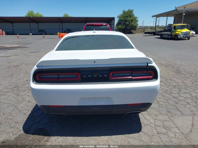 2C3CDZAG9KH731384 Dodge Challenger Sxt