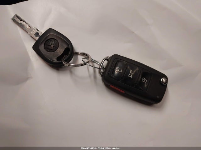 2016 VOLKSWAGEN TIGUAN WVGAV7AX9GW573766 Photo 10