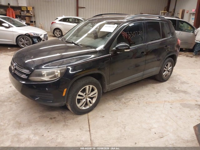 2016 VOLKSWAGEN TIGUAN WVGAV7AX9GW573766 Photo 1