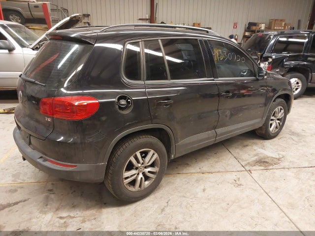 2016 VOLKSWAGEN TIGUAN WVGAV7AX9GW573766 Photo 3