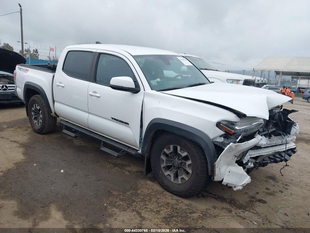 3TMCZ5AN8PM641043 Toyota Tacoma Trd Off Road