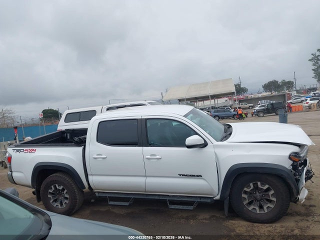 3TMCZ5AN8PM641043 Toyota Tacoma Trd Off Road