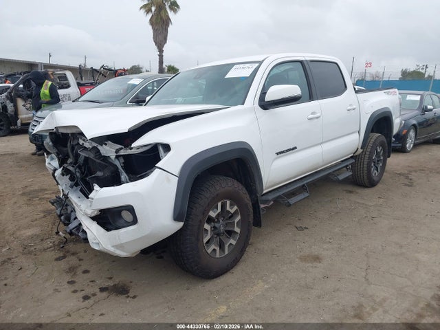 3TMCZ5AN8PM641043 Toyota Tacoma Trd Off Road