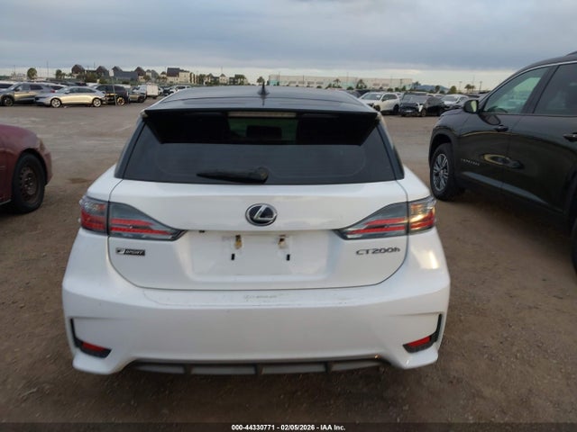 Lexus CT 200H 2015 JTHKD5BH4F2223585 Image 16