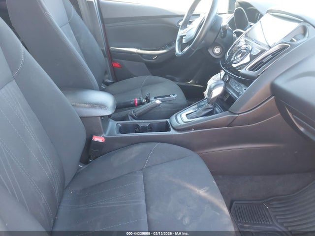 1FADP3K29HL281308 Ford FOCUS SE