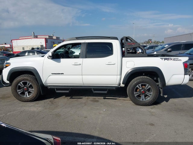 Продажа на аукционе авто 2022 Toyota Tacoma Trd Off Road, vin: 3TMAZ5CN2NM193965, номер лота: 44330857