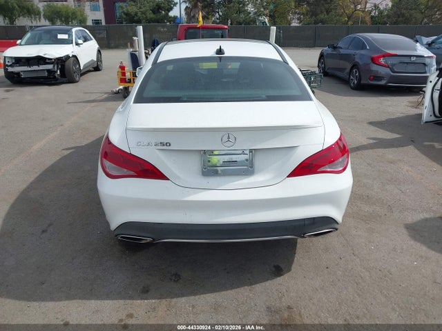 Mercedes-Benz CLA 250 2019 WDDSJ4EB4KN713986 Image 16