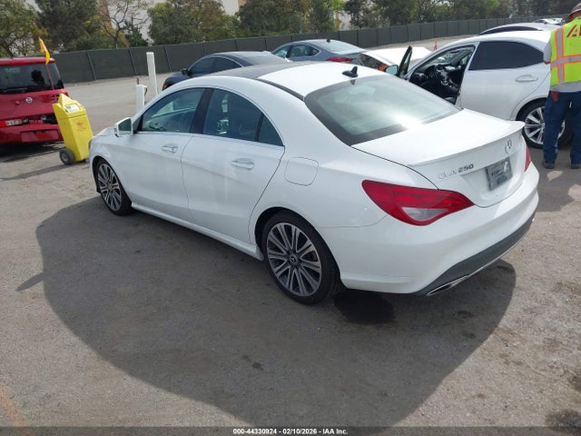 Mercedes-Benz CLA 250 2019 WDDSJ4EB4KN713986 Image 3