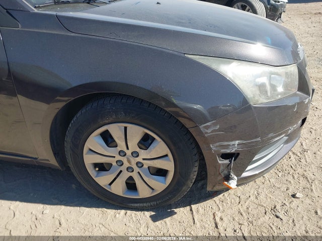 1G1PA5SH3E7481395 Chevrolet Cruze Ls Auto