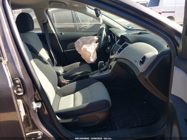 1G1PA5SH3E7481395 Chevrolet Cruze Ls Auto