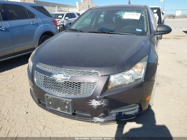 1G1PA5SH3E7481395 Chevrolet Cruze Ls Auto