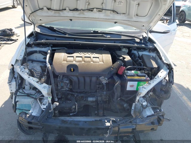 2T1BURHE7JC019038 Toyota COROLLA SE