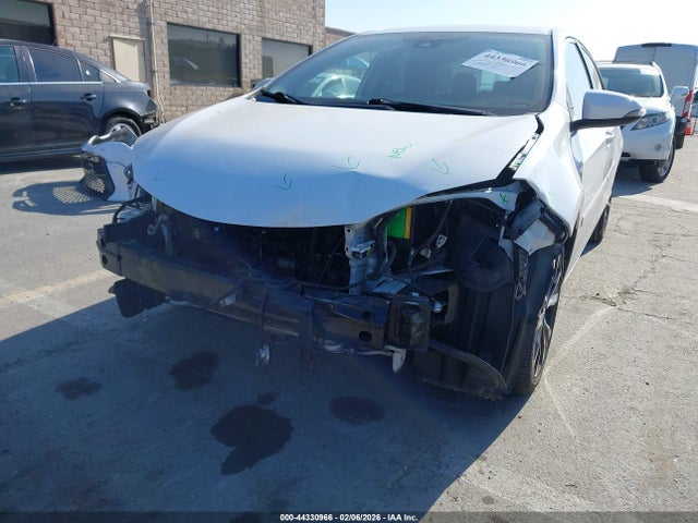 2T1BURHE7JC019038 Toyota COROLLA SE