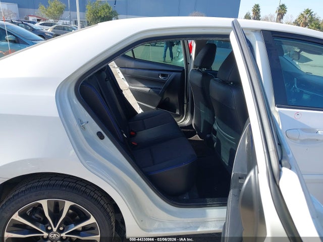 2T1BURHE7JC019038 Toyota COROLLA SE