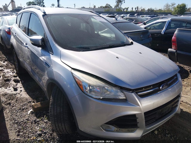 1FMCU0JX8GUC43695 Ford Escape Titanium