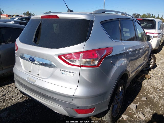 1FMCU0JX8GUC43695 Ford Escape Titanium