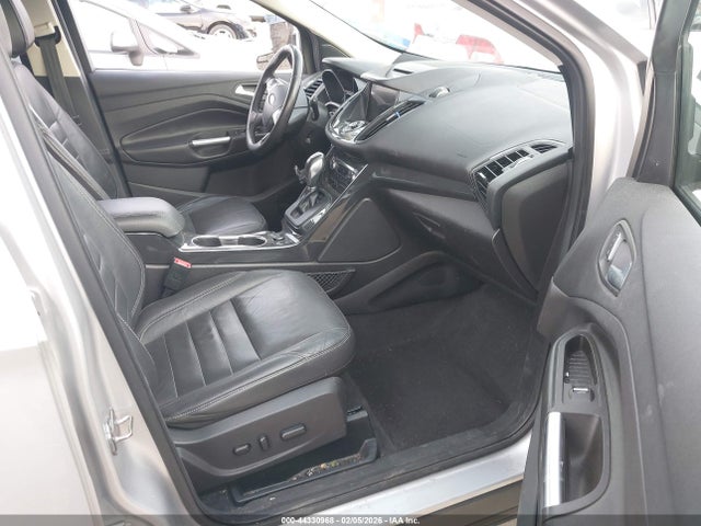 1FMCU0JX8GUC43695 Ford Escape Titanium