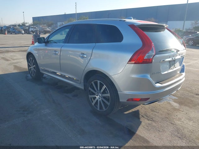 2015 VOLVO XC60 YV440MDK3F2642596 Photo 2