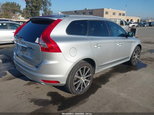 2015 VOLVO XC60 YV440MDK3F2642596 Photo 3